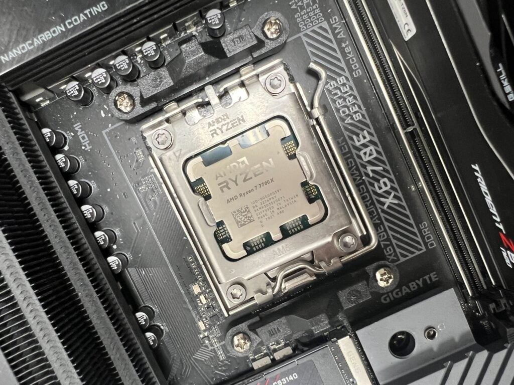 AMD Ryzen 7 7700X