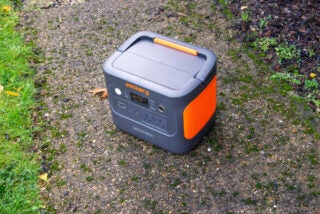Jackery Explorer 1000 Plus hero