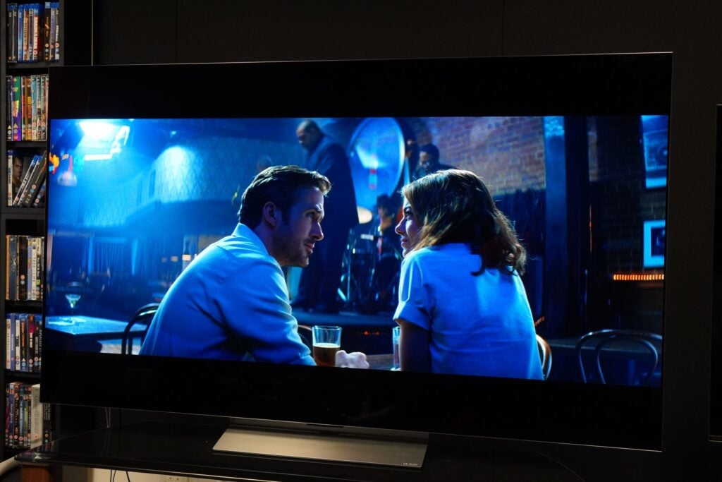 LG OLED65C2