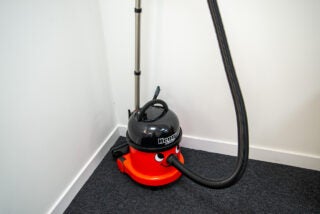 Henry XL Plus hero